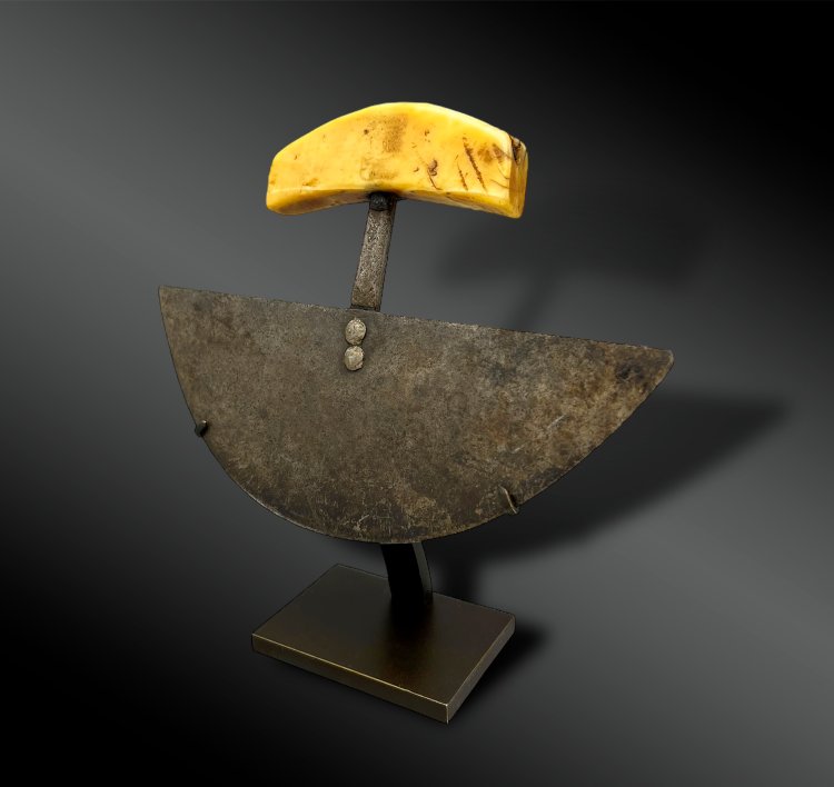 COUTEAU de FEMME Ulu - Culture Nunavut, Canada - XIXème siècle
