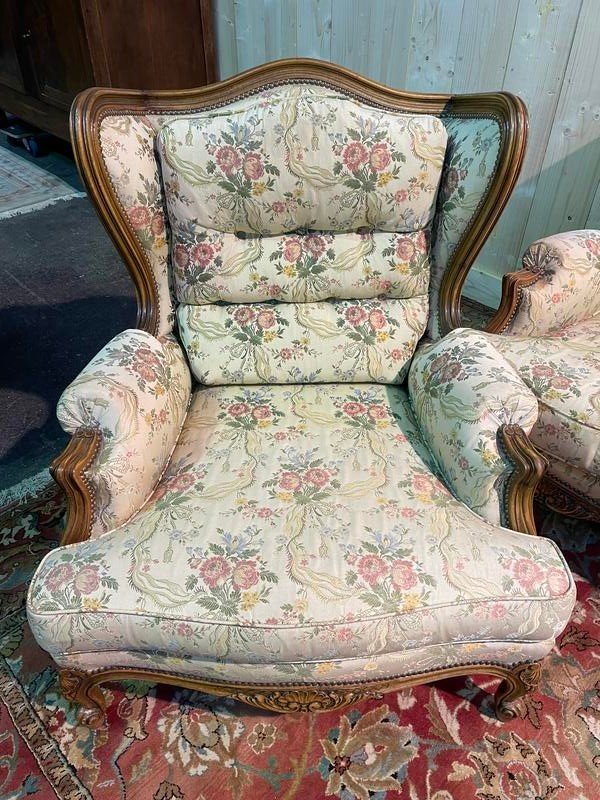 Wohnzimmersofa und ein Paar Sessel im Louis-XV-Stil