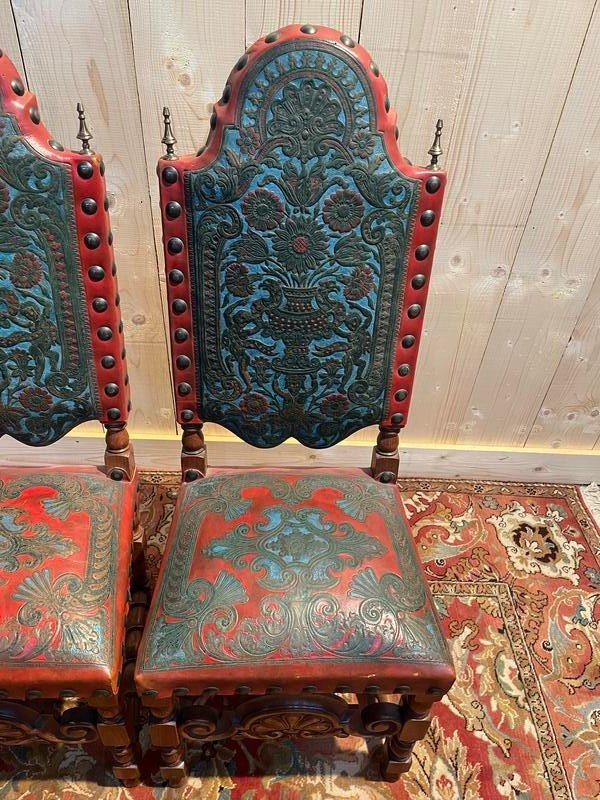 Set of 4 Louis XIII chairs
