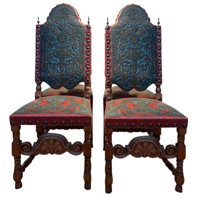 Set of 4 Louis XIII chairs