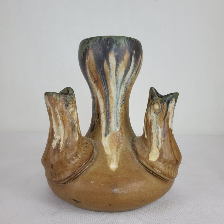 Vase en grès signé à la pointe Alfred Lebret (1871-1955).