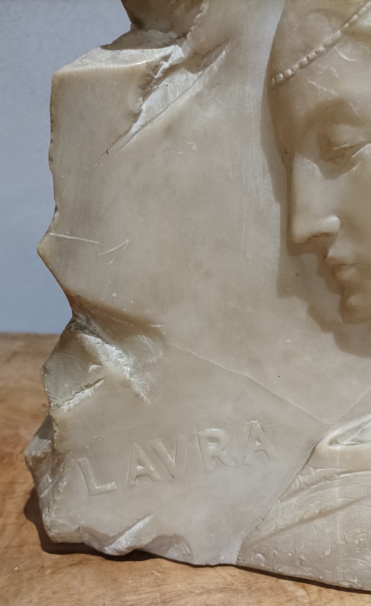 Emilio FIASCHI (1858-1941) LAVRA Sculpture en albâtre Florence Italie