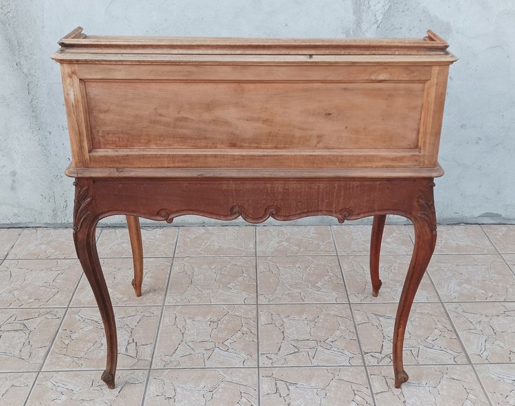 Bureau cylindre Louis XV en noyer