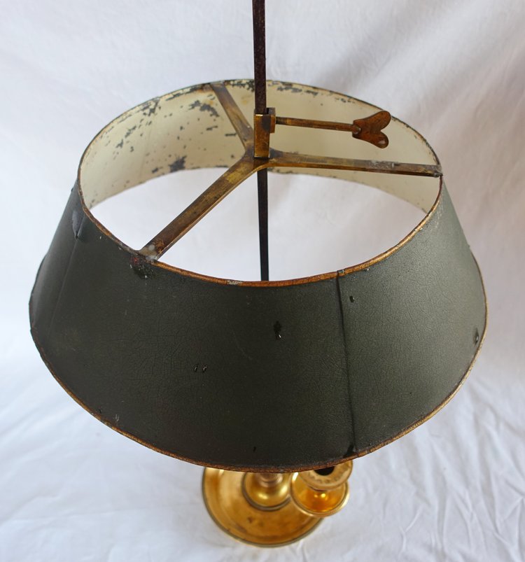 Lampe bouillotte de style Louis XVI en bronze ciselé et doré, début XIXe siècle