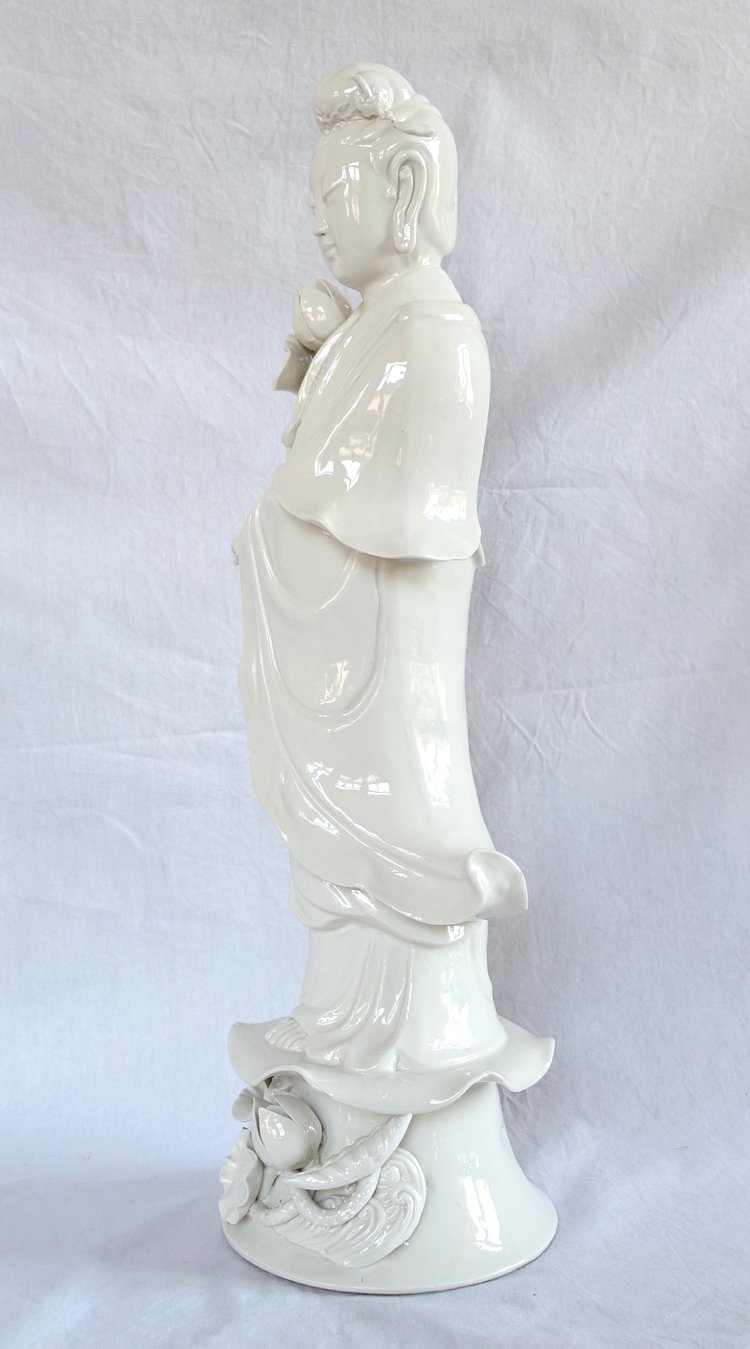 Large Guanyin statue in white Chinese porcelain - 60cm - chinoiserie decor / Chinese cabinet