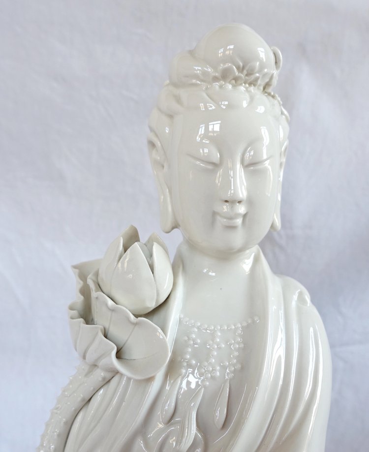 Large Guanyin statue in white Chinese porcelain - 60cm - chinoiserie decor / Chinese cabinet