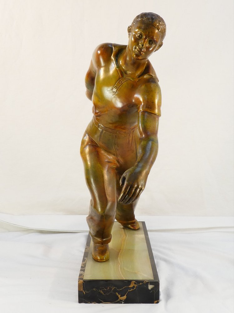 Statua regolamentare con base in marmo e onice Il Giocatore di Bocce
