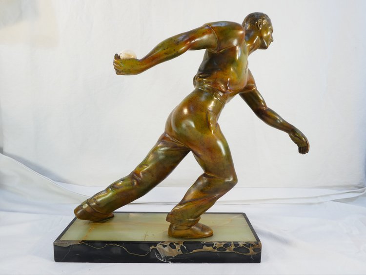 Statua regolamentare con base in marmo e onice Il Giocatore di Bocce