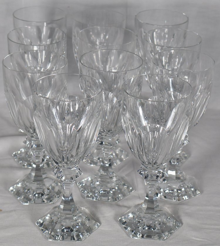 Série de 11 Verres à eau modèle CHAMBORD de la cristallerie de ST LOUIS.