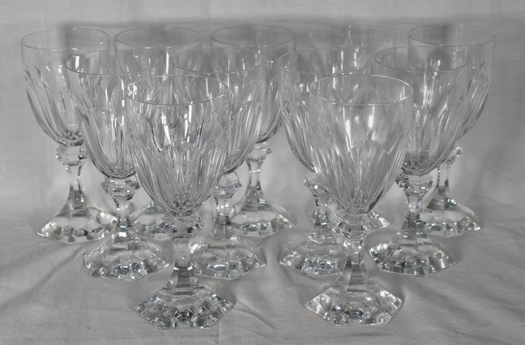 Série de 11 Verres à eau modèle CHAMBORD de la cristallerie de ST LOUIS.