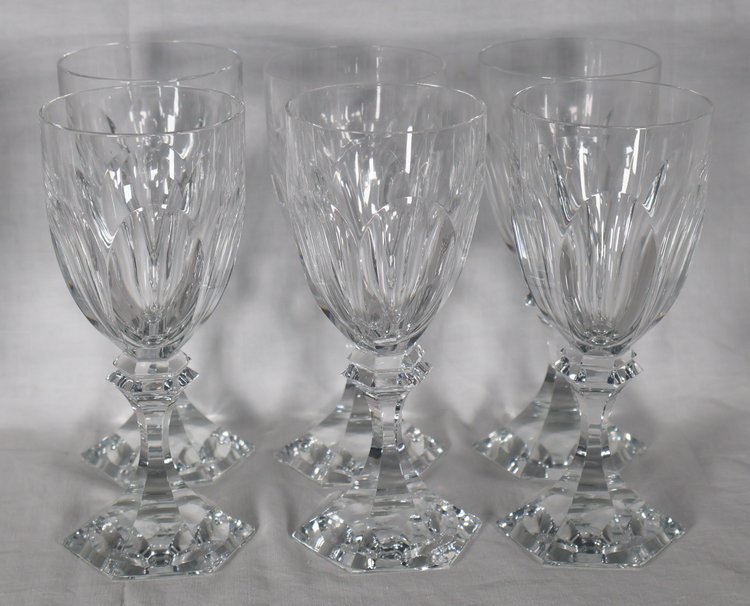 Série de 11 Verres à eau modèle CHAMBORD de la cristallerie de ST LOUIS.