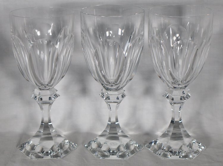 Série de 11 Verres à eau modèle CHAMBORD de la cristallerie de ST LOUIS.