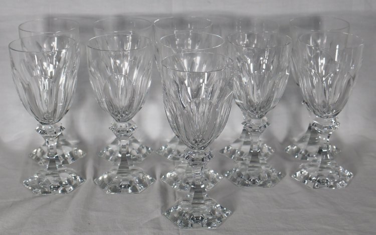 Série de 11 Verres à eau modèle CHAMBORD de la cristallerie de ST LOUIS.