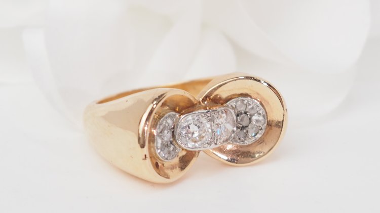 Knotenring aus den 1940er Jahren aus Roségold und Diamanten