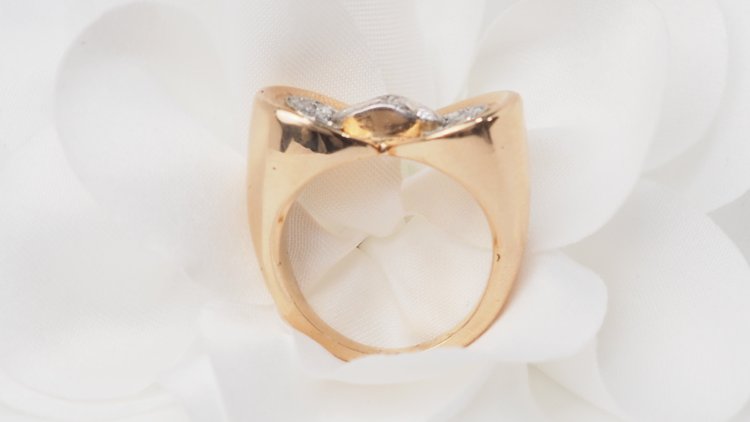Knotenring aus den 1940er Jahren aus Roségold und Diamanten