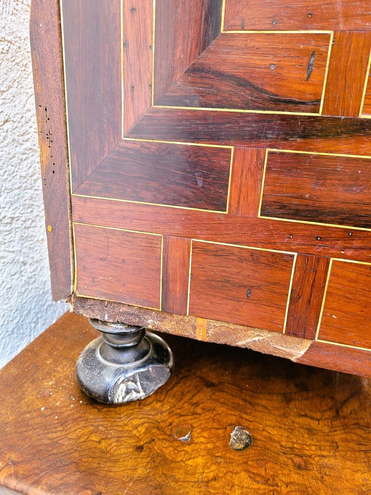 Schrank mit Schubladen aus Palisander, 17. Jahrhundert