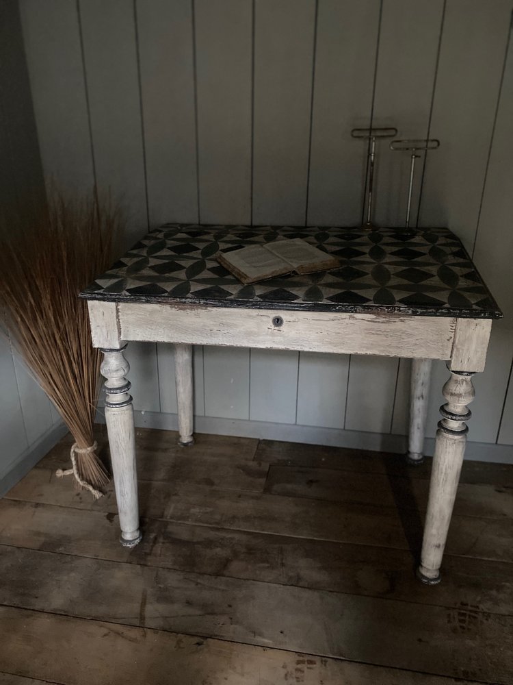 Bureau table à pente datant du 19e siècle patine 