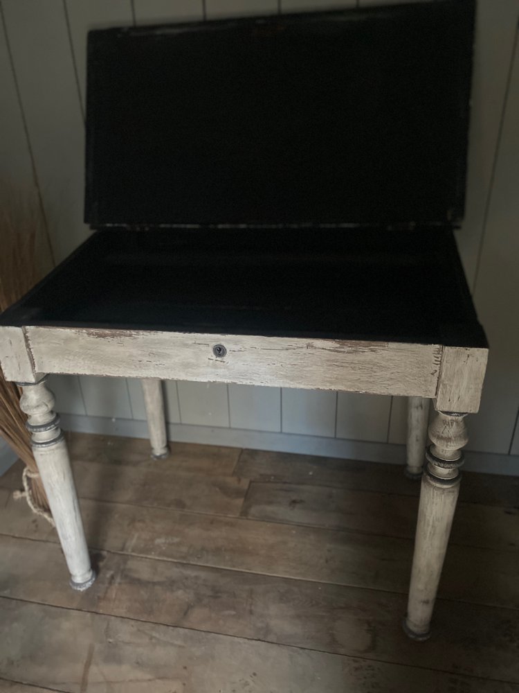 Bureau table à pente datant du 19e siècle patine 