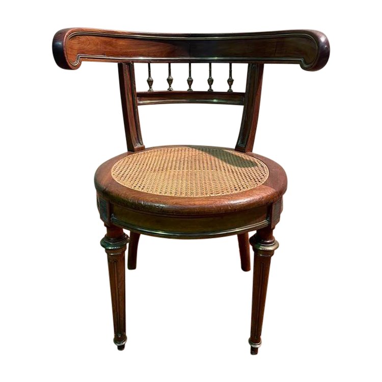 Fauteuil de bureau Louis XVI en acajou et cannage 