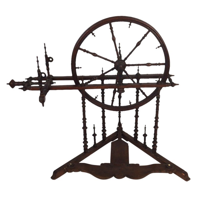 Rouet en noyer
