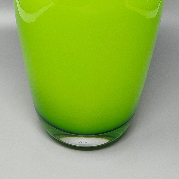 Wunderschöne grüne Vase aus den 1970ern von Ind. Vetraria Valdarnese. Hergestellt in Italien
