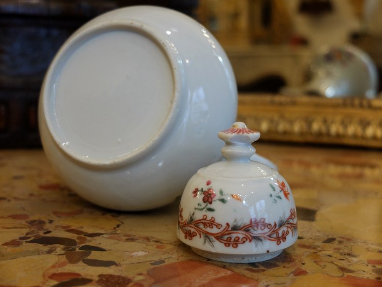 Krug und Becher, Compagnie des Indes, 18. Jahrhundert