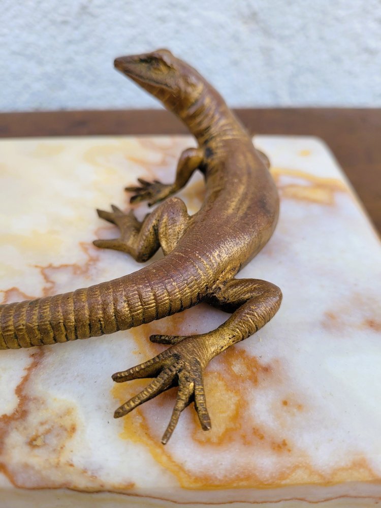 Eidechsenskulptur aus Bronze und Onyx, spätes 19. frühes 20. Jahrhundert