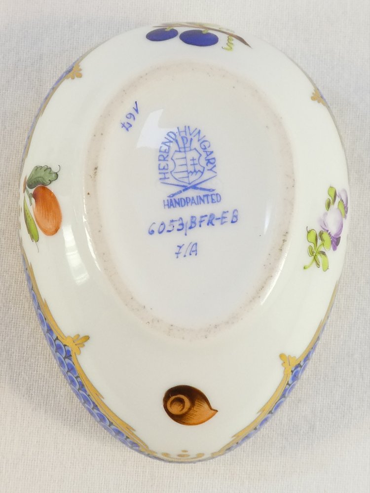 FANCY BOX Egg lying candy box HEREND HUNGARY BFR-EB BOUQUET OF FRUITS blue