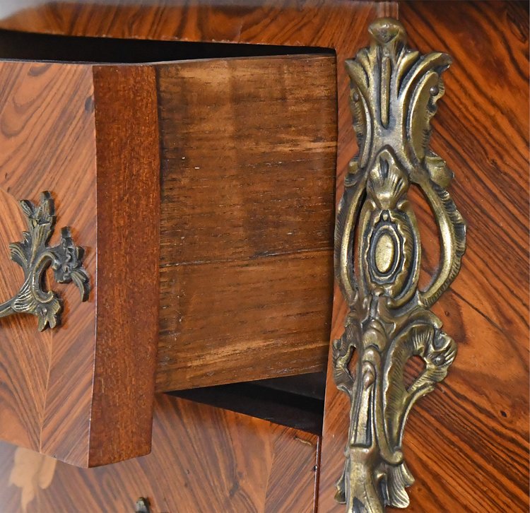 Cassettiera in stile Luigi XV con intarsi floreali