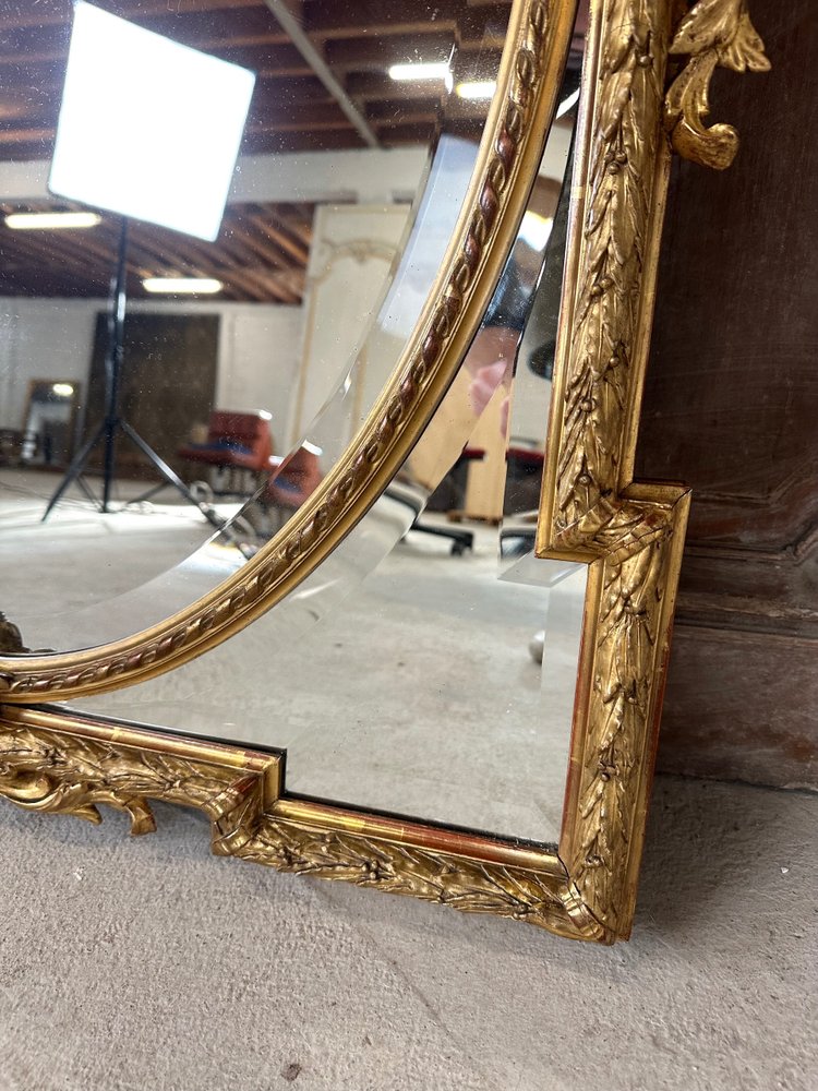 Miroir à pare-closes de style Louis XVI