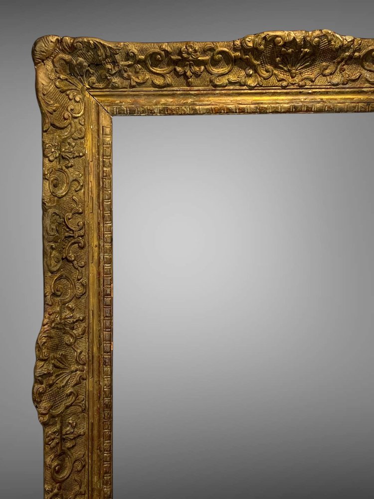 ANCIENT 19th CENTURY FRAME IN WOOD AND SCULPTTED PAINTED STUC 60 cm x 43 cm