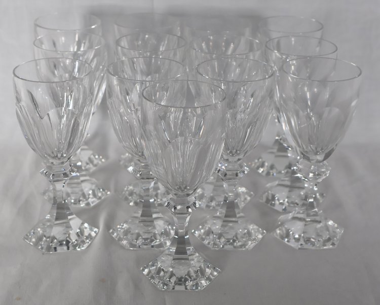 Série De 13 Verres à vin blanc Saint Louis Modèle Chambord