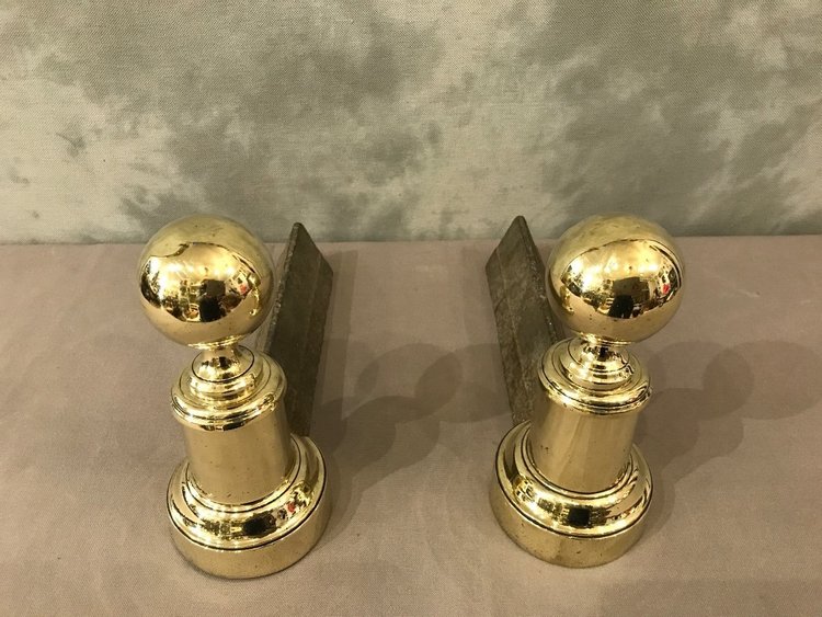 Piccola coppia di candelabri in ottone e ghisa del XIX secolo