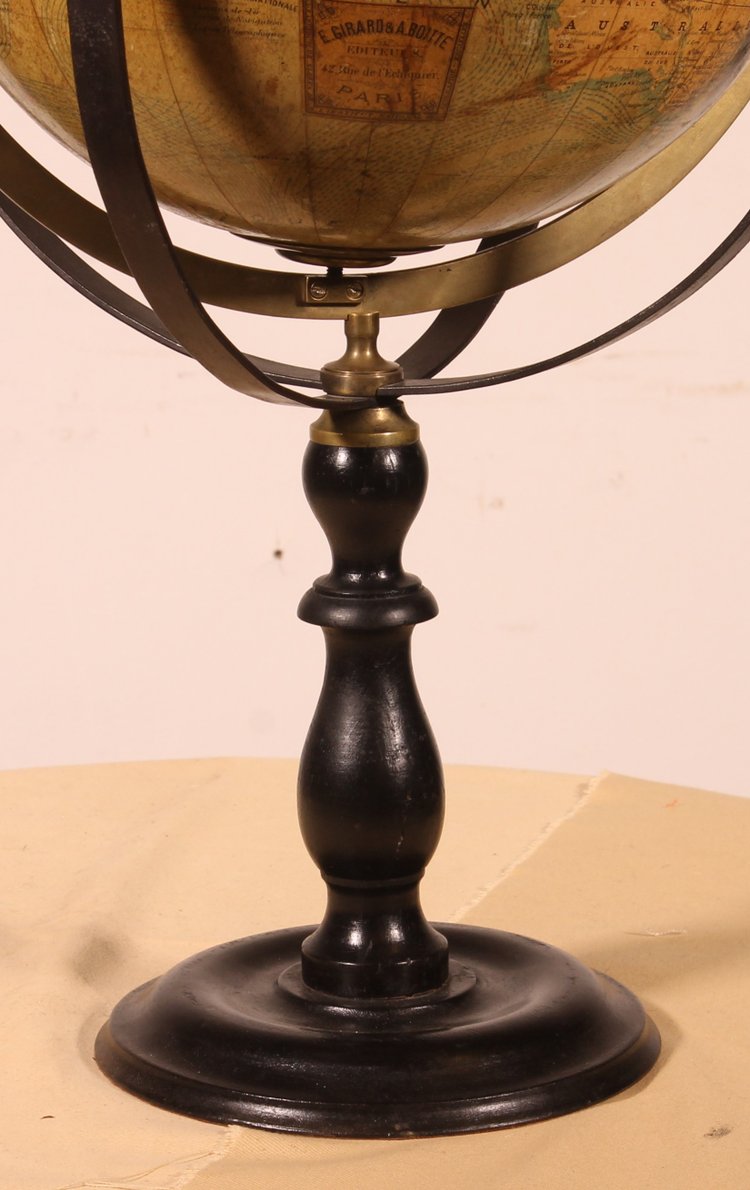 Globe Terrestre Par E. Girard Et Boite Paris- 19° Siècle
