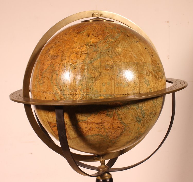 Globe Terrestre Par E. Girard Et Boite Paris- 19° Siècle