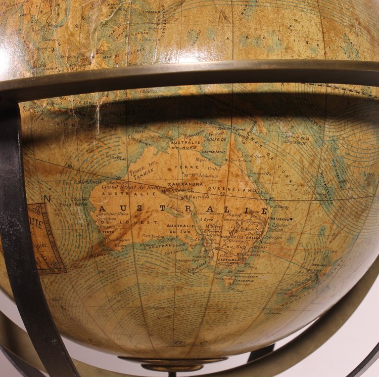 Globe Terrestre Par E. Girard Et Boite Paris- 19° Siècle