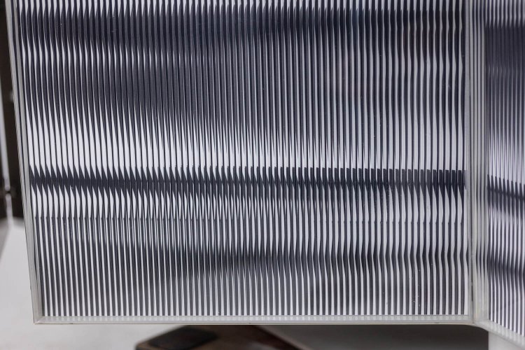 Roche Bobois. Credenza "cinetica" in bianco e nero. 1990's. LS60981708I