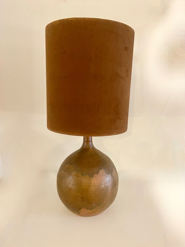 Große Lampe aus glasiertem Terrakotta.