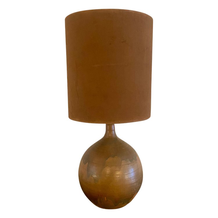 Große Lampe aus glasiertem Terrakotta.