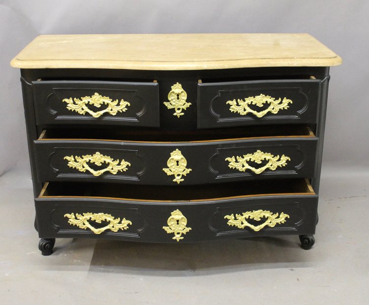 Curved chest of drawers Black lacquer finish