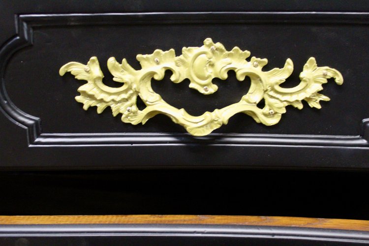 Curved chest of drawers Black lacquer finish