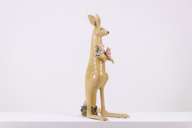 Valérie Courtet. Canguro in ceramica. Opera contemporanea. LS61381809P