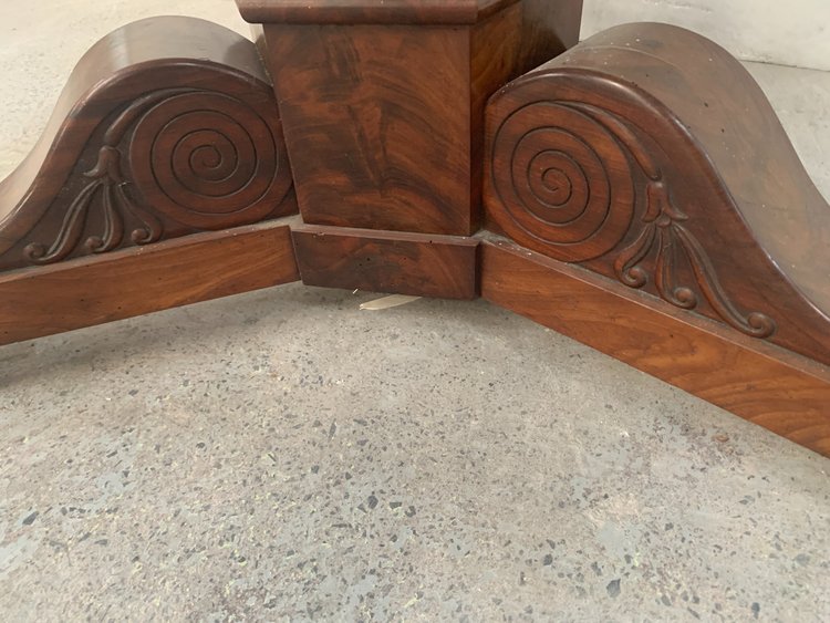 Round Empire-style pedestal table in mahogany and marble XIX century