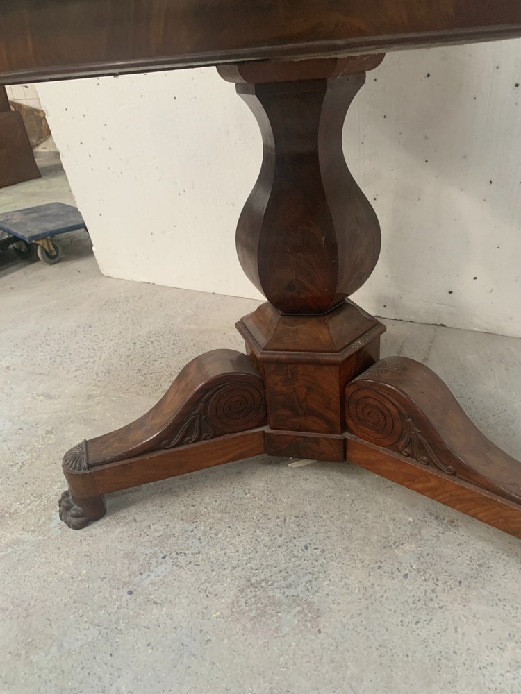Round Empire-style pedestal table in mahogany and marble XIX century