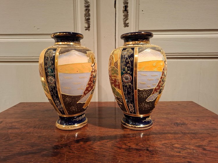 Coppia di vasi in ceramica, Satsuma Giappone XIX secolo.