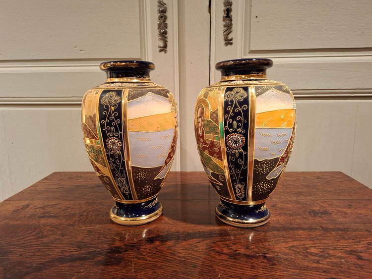 Coppia di vasi in ceramica, Satsuma Giappone XIX secolo.