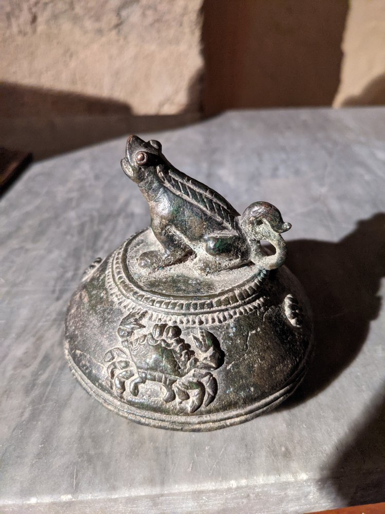Ancienne bouilloire rituelle