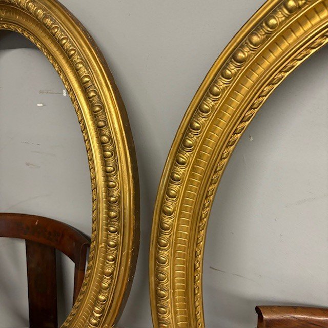 Antique pair of 1840s gilded gold leaf oval beak frames . Measure 98 x 80