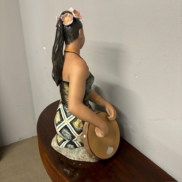 Antique ceramic sculpture " Plenida " Bali Island. 1930/1940 Le Bertetti . Turin measure H 43 L 34