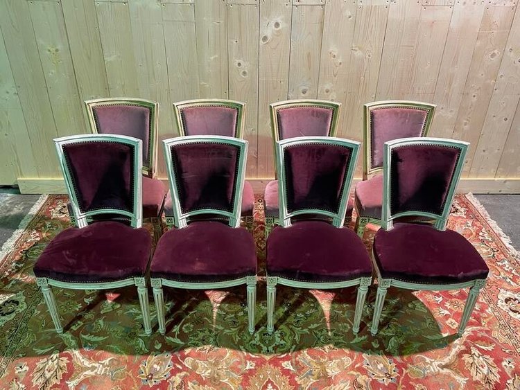 Suite de 8 chaises style Louis XVI modèle Trapèze